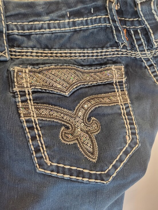 Rock Revival Denim - Rock Revival Vivian Easy Skinny 32 Straight Leg Fleur-de-lis Pocket Y2K Style